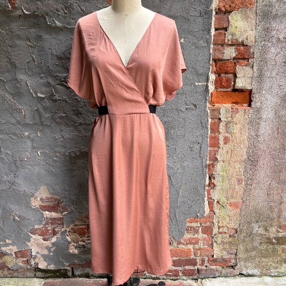 Creatures of Comfort Midi Dress with elastic belt - Picture 1 of 9